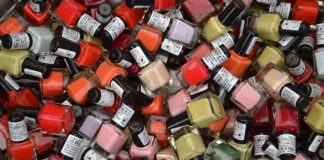 Jak prawidłowo lakierować drewno?