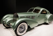 Ile może jechać Bugatti Chiron?